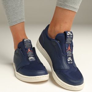 Jordan woman's air jordan 1 retro low slip size 7